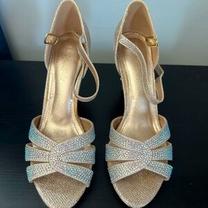 Dream Pairs Gold Glitter Strappy Pumps, Size 9
